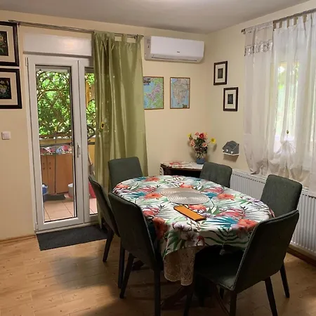 Daire Grosse In Mit Offenem Kamin